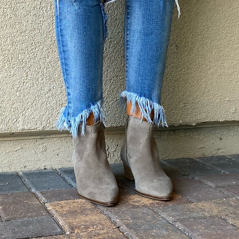 Distressed Genuine Leather Kitten Heel Ankle Boots - Picture 6 of 13